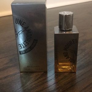 Roland Mouret Une Amourette Etat Libre D’Orange